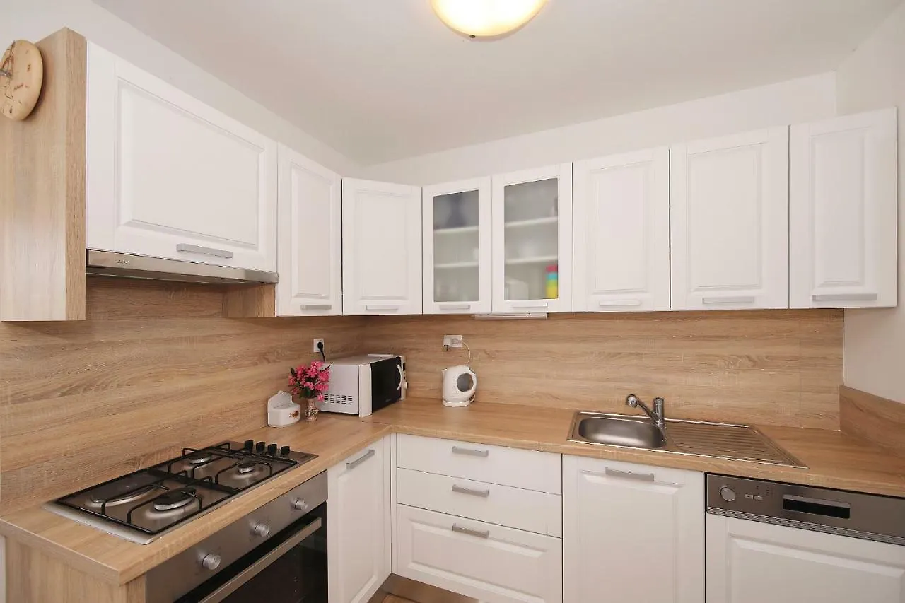 Holiday Home On Dugi Otok - Otok Brbinj 0*,